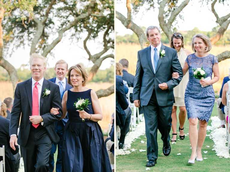 Elegant outdoor wedding ceremony beside the marsh at DeBordieu i