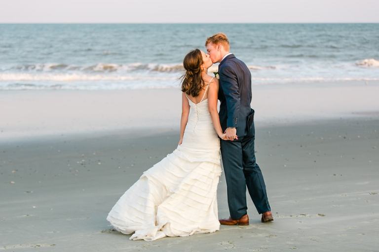 Elegant outdoor wedding ceremony beside the marsh at DeBordieu i